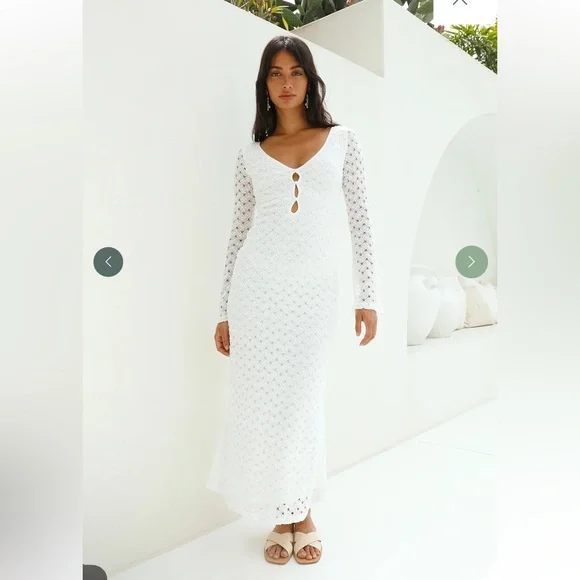 Elegant White Lace Maxi Dress - Picture 1 of 8